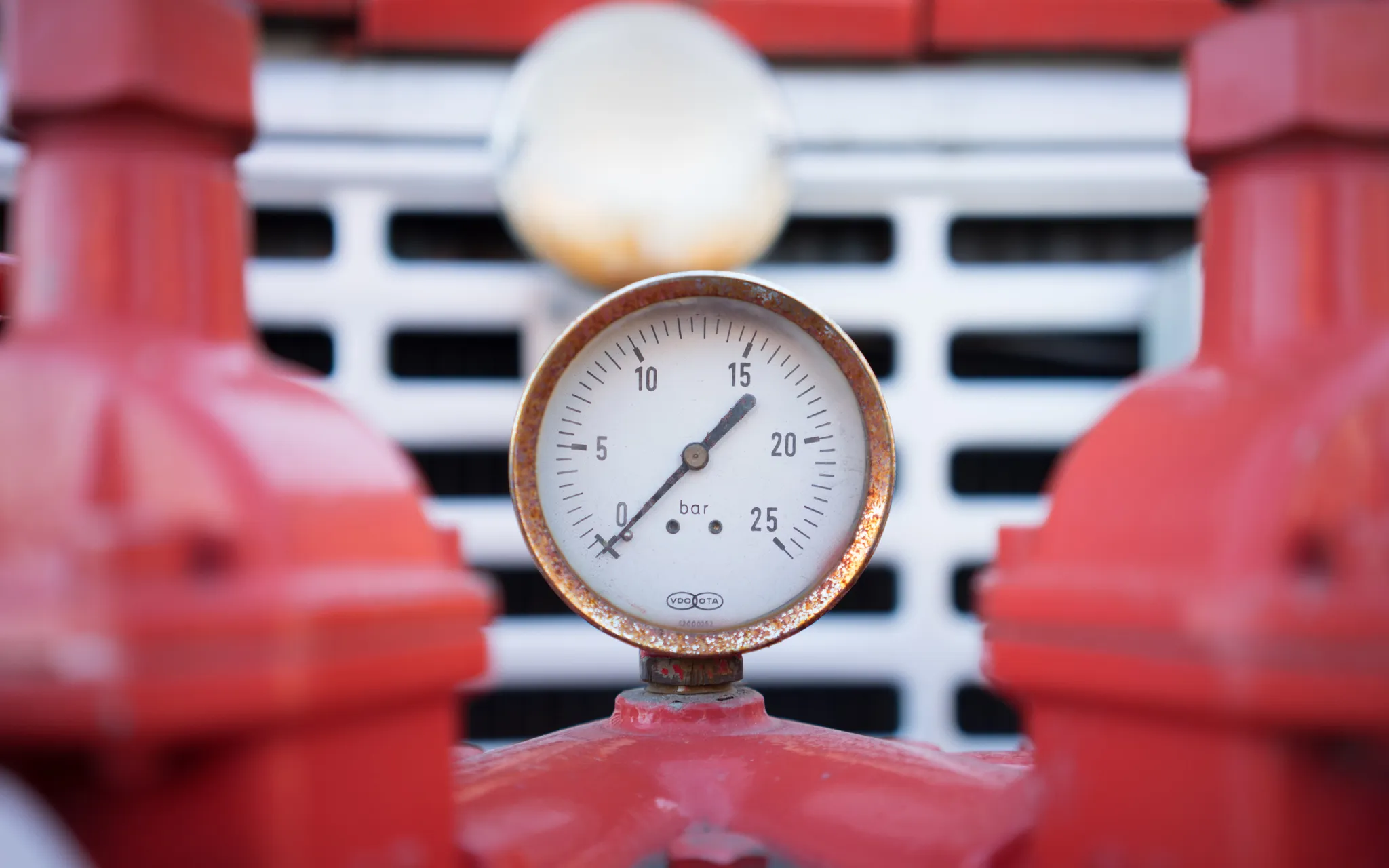 Measuring / Photograph: Henry Soderlund, Flickr