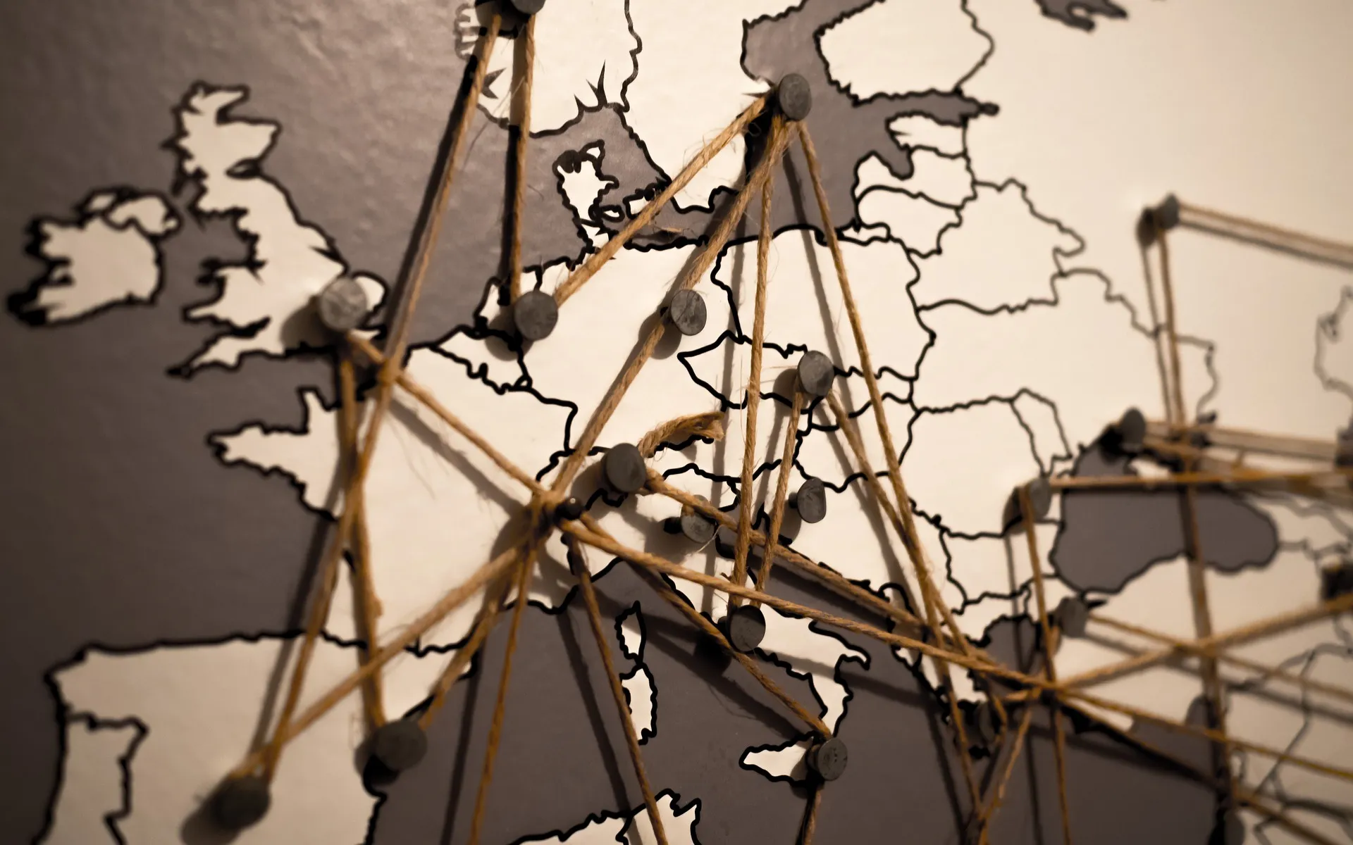 Connections / Image: TheAndrasBarta, Pixabay