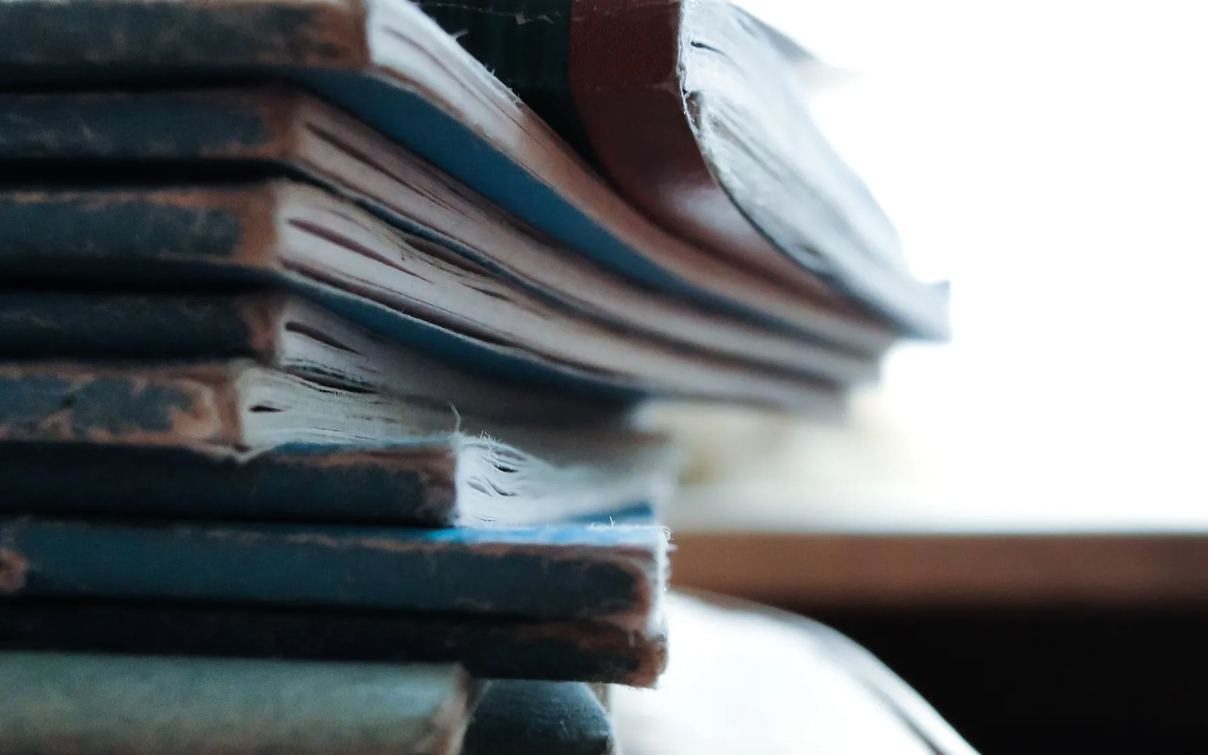 Books / Photograph: Unsplash, Pixabay