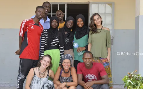 Students from the University of Lleida and the University of the Gambia doing clinical practicum  / Photo: Fisiàfrica