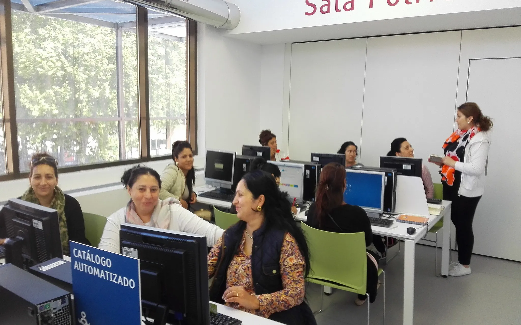 Roma women face a triple discrimination / Image: Fundación Cibervoluntarios, Flickr