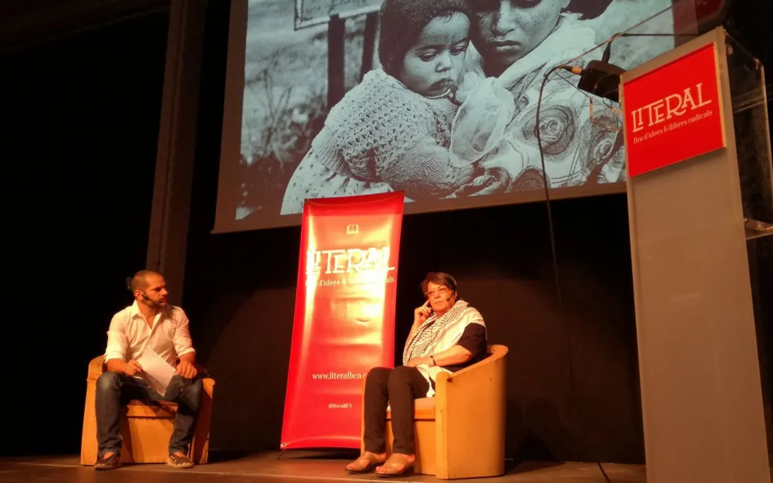 David Segarra interviewing Leila Khaled at the Fira Literal 2017. Photo: Fira Literal