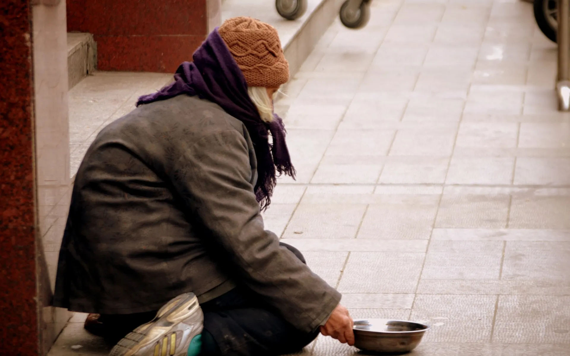 Homeless woman. Photo: Public Domain Picture