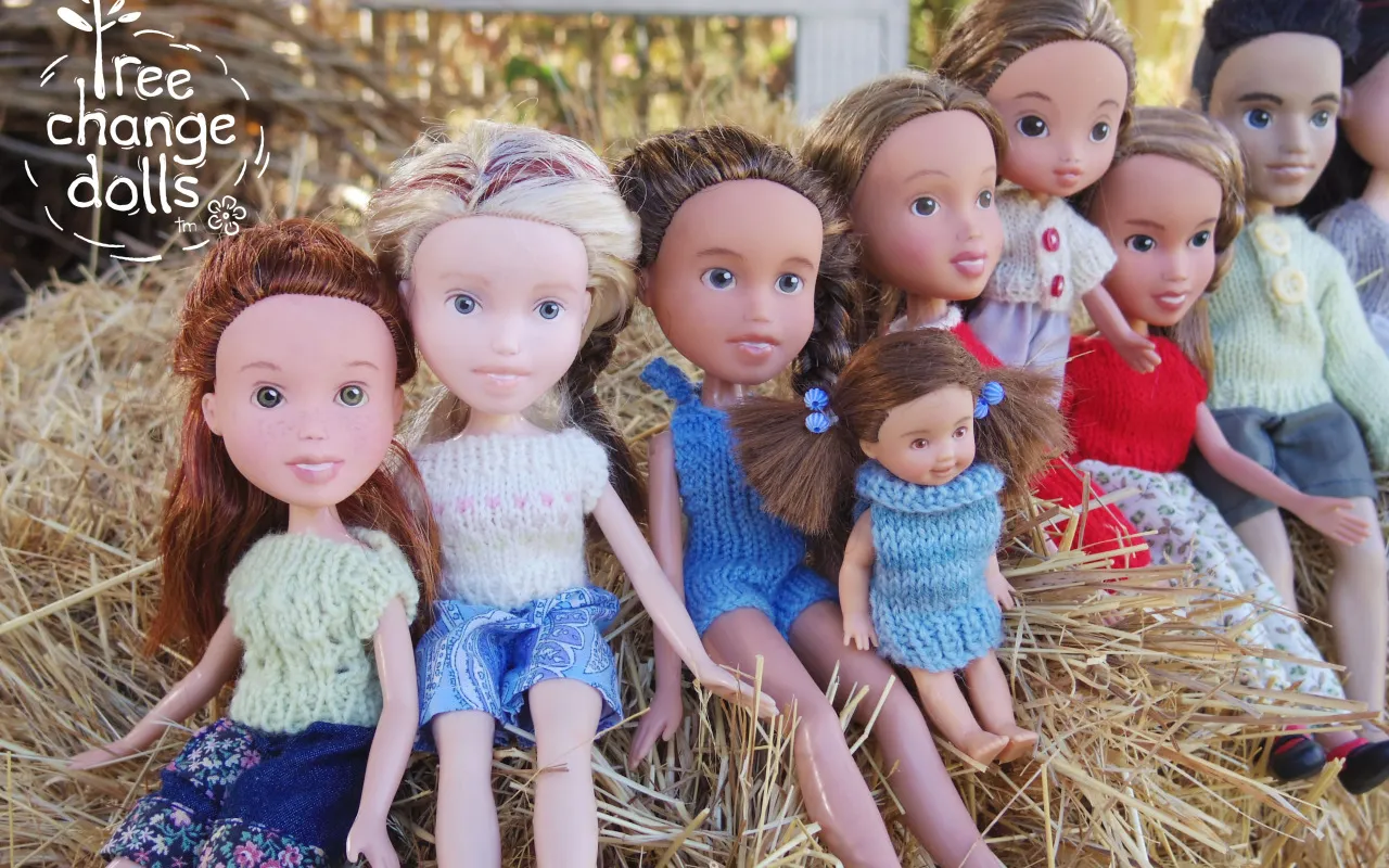 tree_change_dolls2.jpg