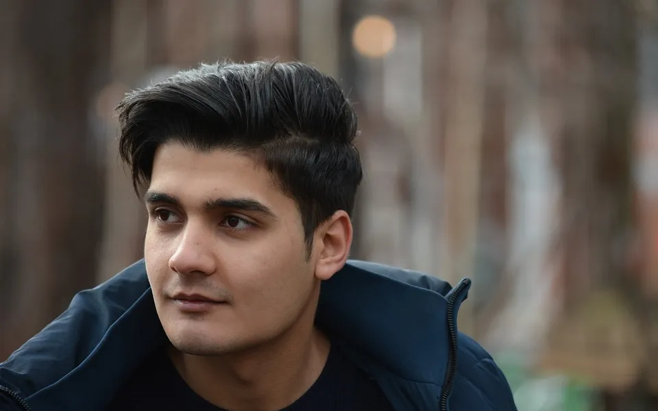 Young refugee student. Photo: Pixabay