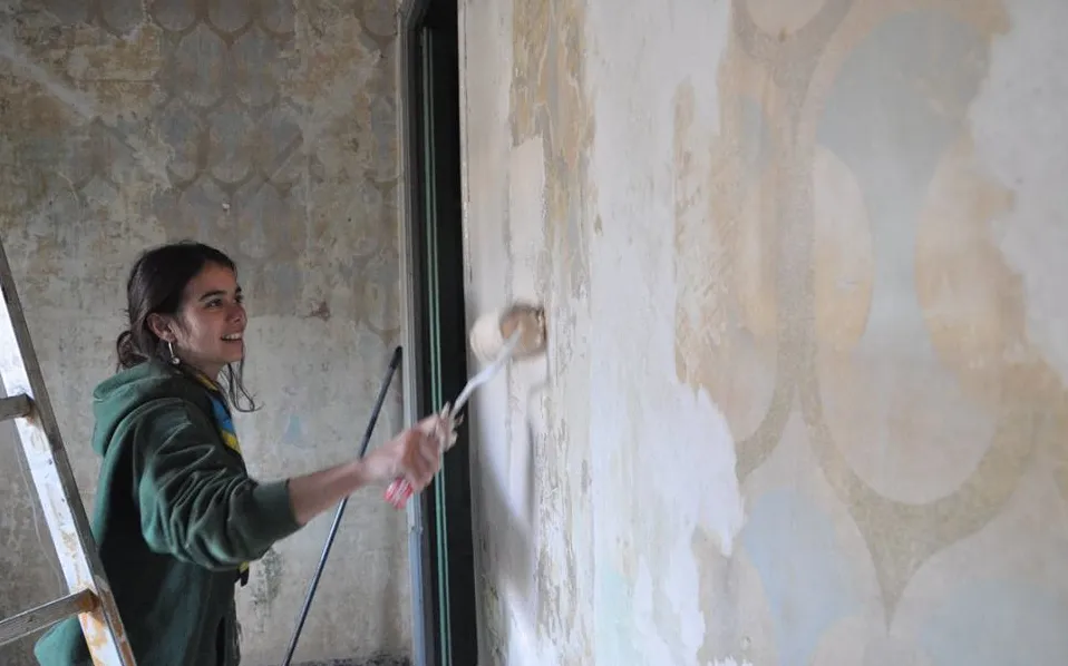 ApS La Murga: refurbishing vulnerable households. Photo: Escoltes Catalans