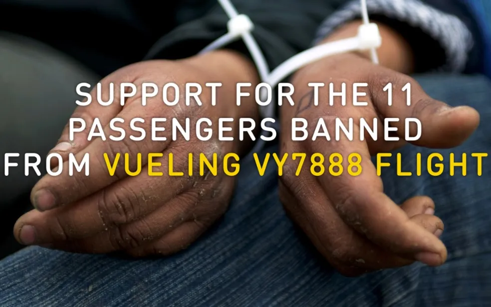 Support for the 11 passengers banned. Photo: #YouloveFlying