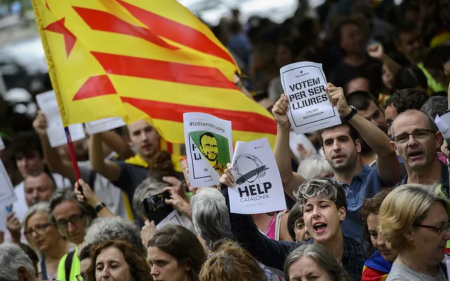 Catalan demonstrators asking for a referendum to vote. Photo: Assemblea, Flickr