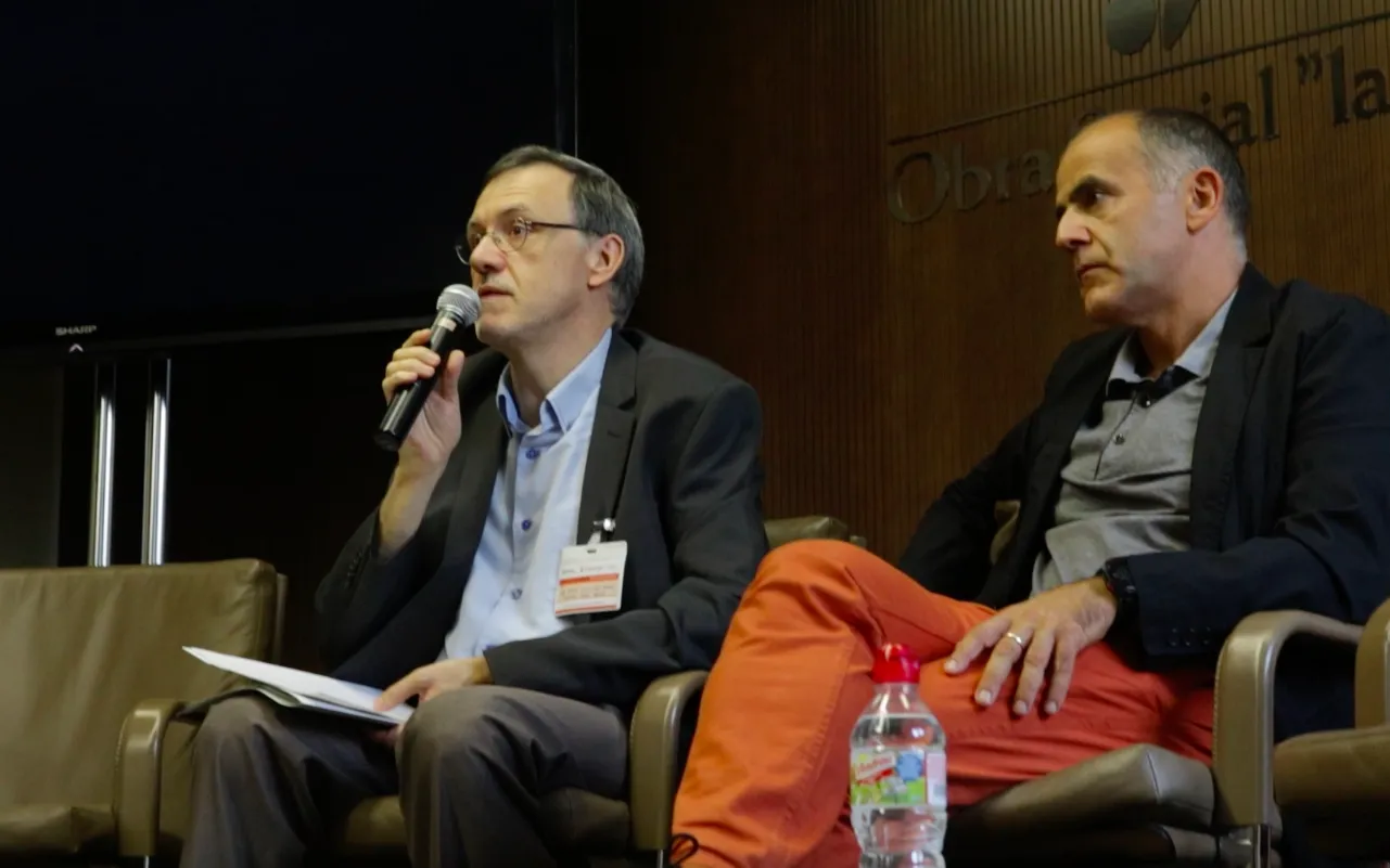 Rafael Ruiz de Gauna and Carles Descalzi during the conference.  Source: Adrià Milan