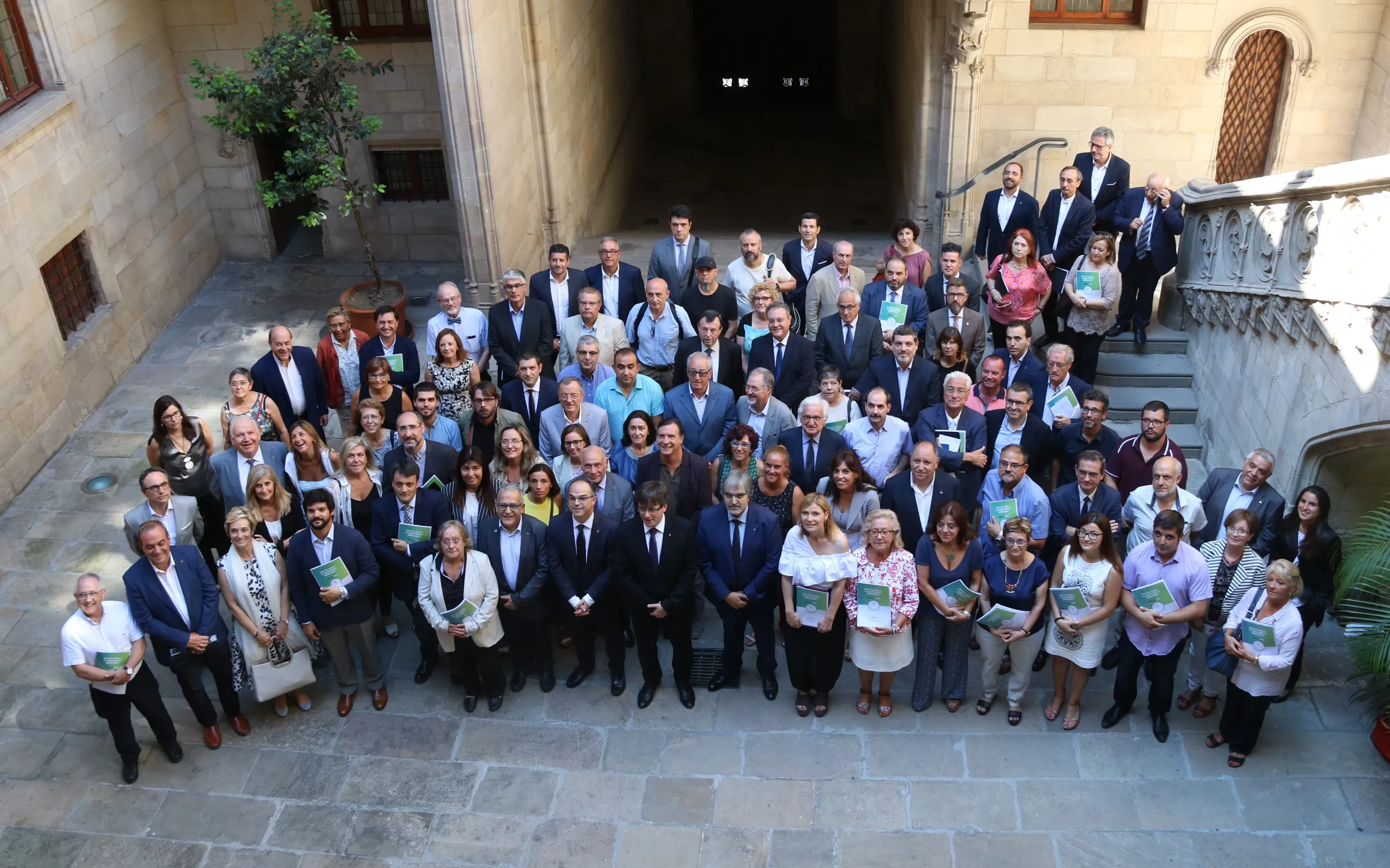 After the signing of the Timetable Reform Agreement. Photo: Catalan News