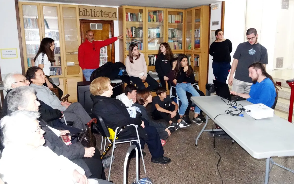 "Elders respond empathically to the game", says Guillem Castelló
