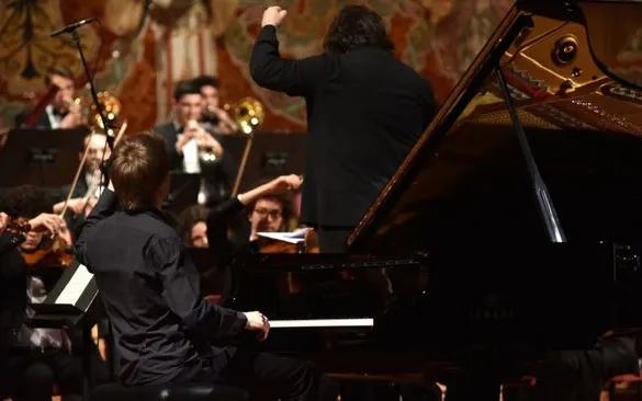 evgeny-konnov-premi-fundacio-canals_1983411911_52350746_651x366.jpg