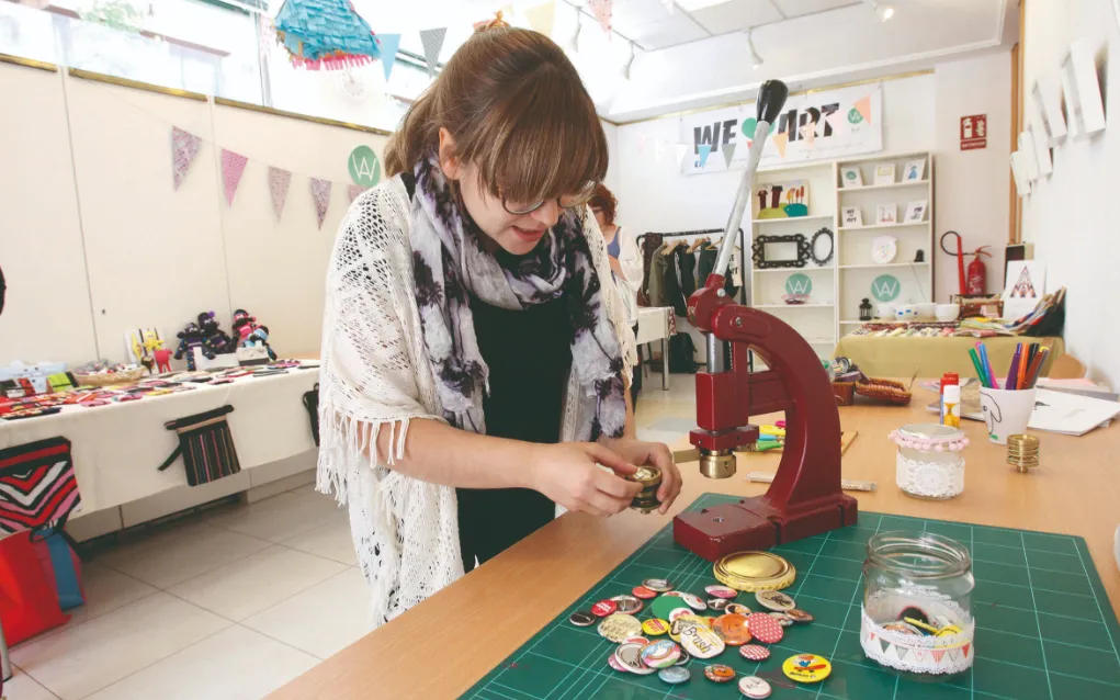 A young girl working in the project.   Source: Ajuntament de Sant Boi