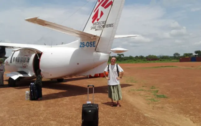 Victòria Pagès ready to take a airplane in Central African Republic.  Source: MSF
