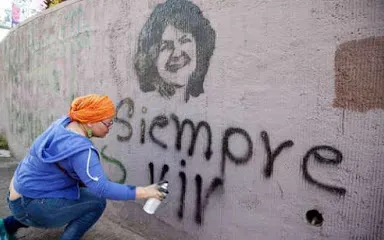 Berta Cáceres graffiti. Huacal ngo