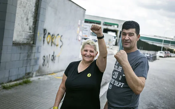 Meat industry workers. Ara