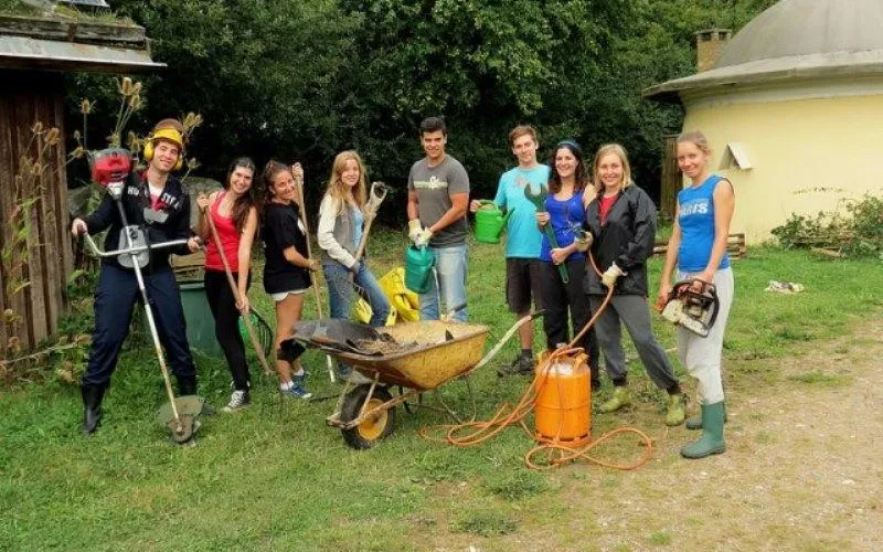SCI International volunteers
