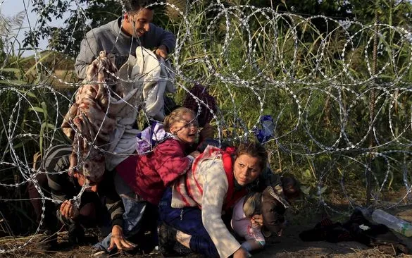 Refugees in the Serbian and Hungarian fence