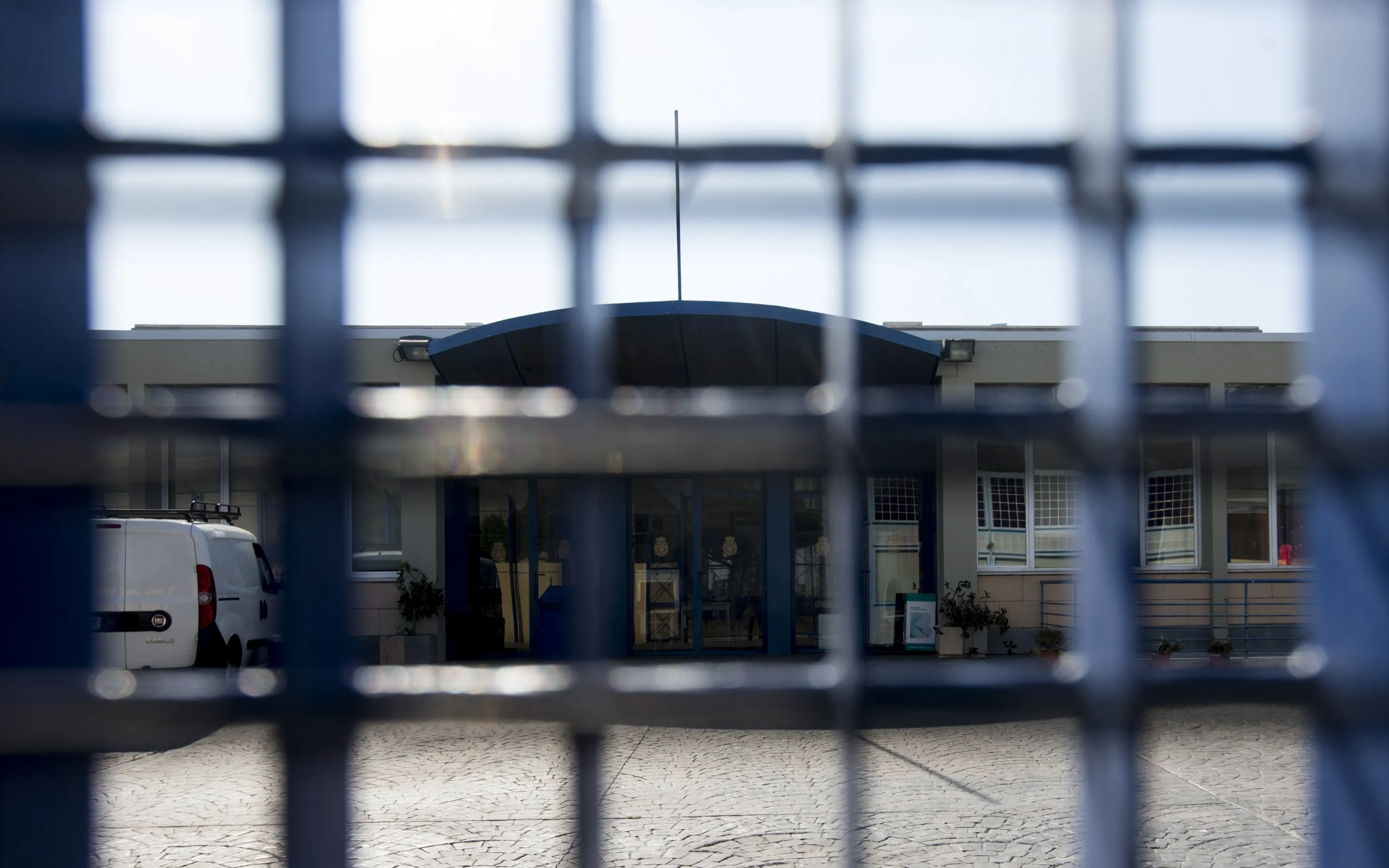 Organizations report an urgent review of the current mechanisms for reception and detention of immigrants