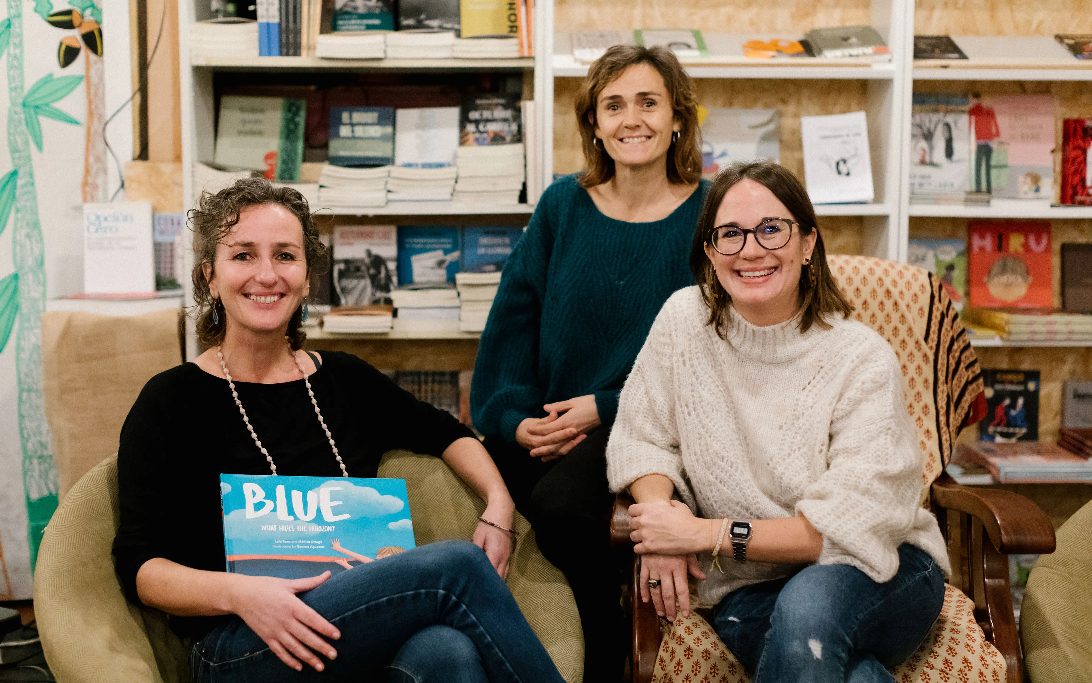 From left to right: Mònica Ortega (co-author), Laia Roca (co-author) and Mar Sabé (Communication Officer at Open Arms). 