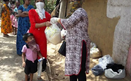 Mumbai Smiles is helping their beneficiaries and people from slum areas in all possible ways.