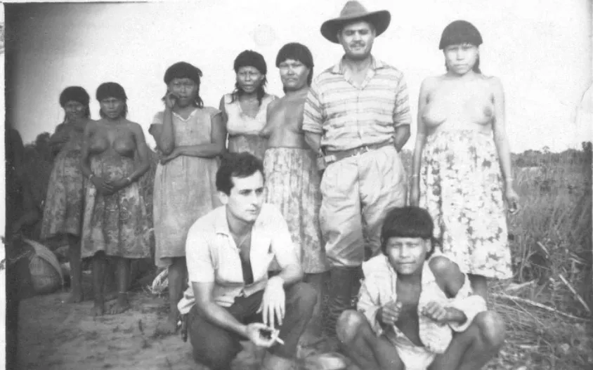 Group of peasants and Pere Casaldàliga.