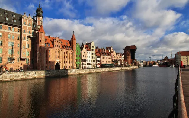 amanecer-gdansk-norte-polonia_134785-2956.jpg