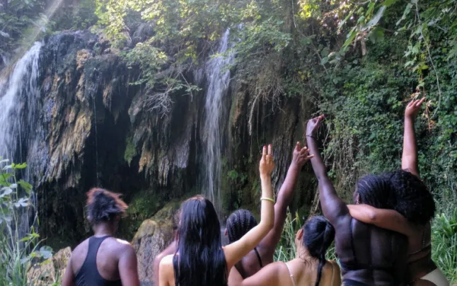 The intersectional gaze is one of the keys to the work of the Associació in via.