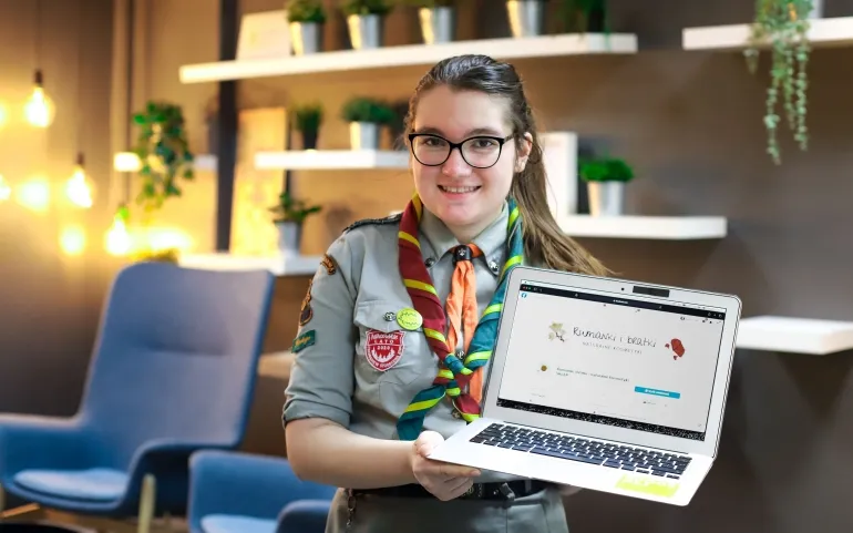 Krysia, a girl scout from Poland, wins EU Solidarity Prize for domestic abuse campaign.