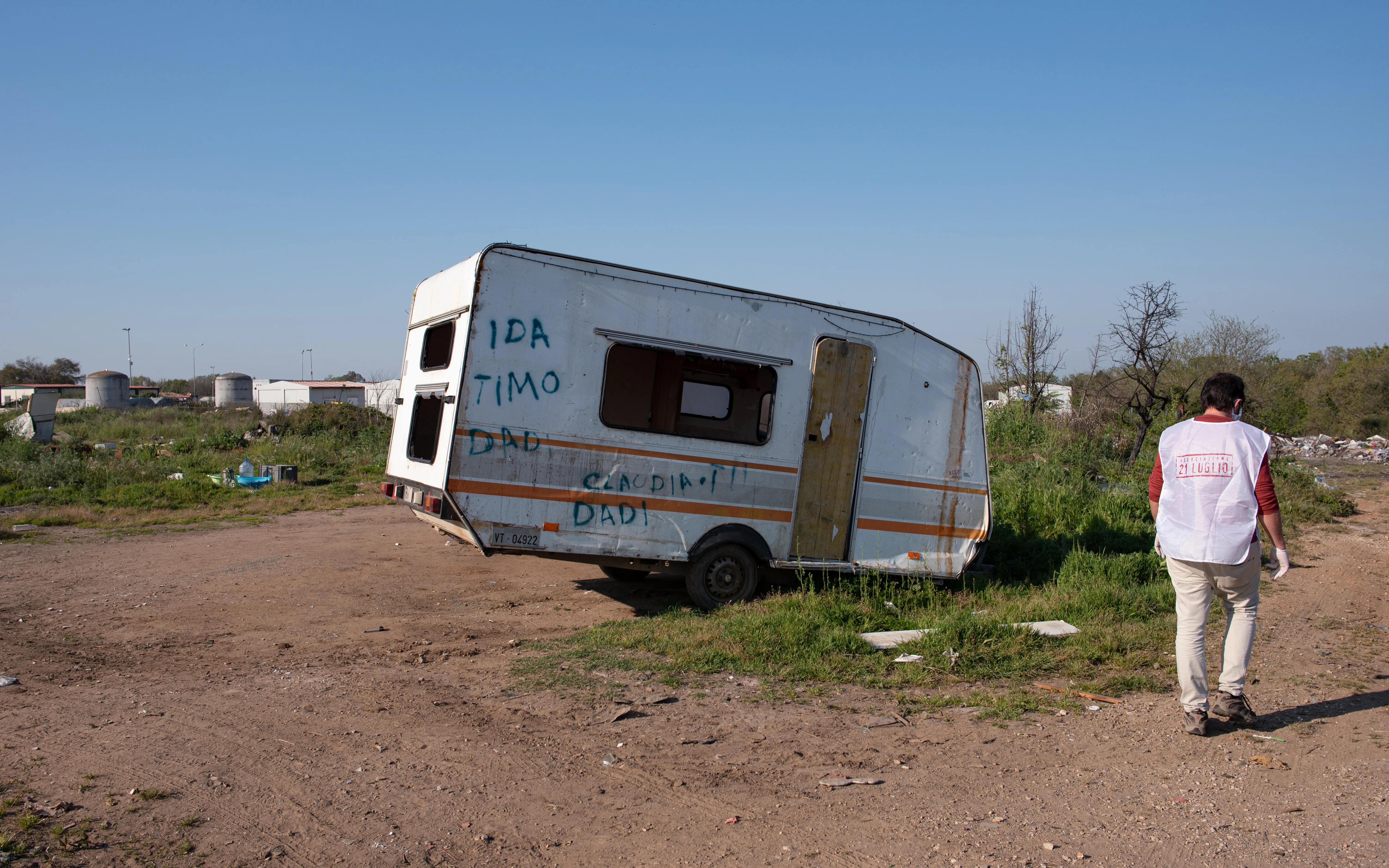 The main task of the entity focuses mainly on the Roma communities living in a housing emergency in Italy.