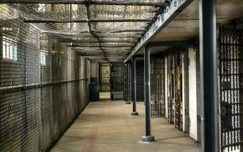 Fourteen organizations publish a decalogue of measures to tackle abuse and ill-treatment in prisons. 