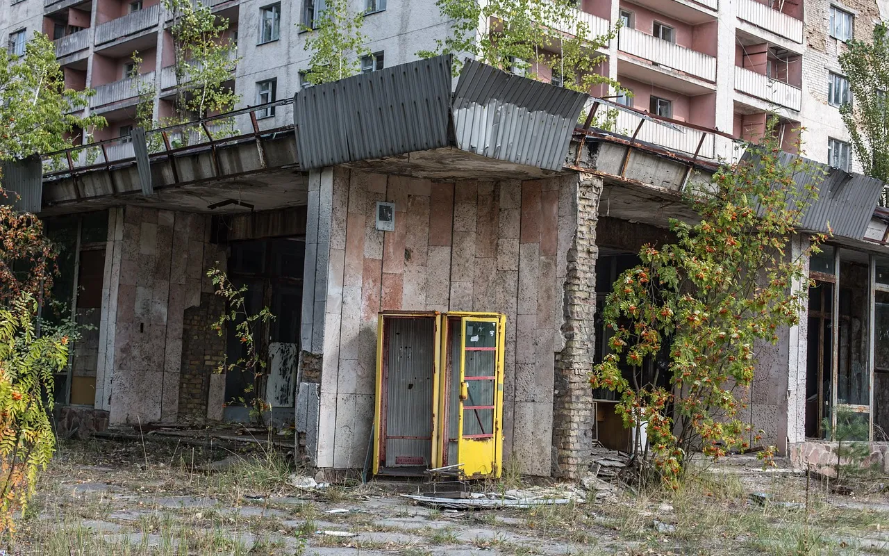 Destroyed houses.
