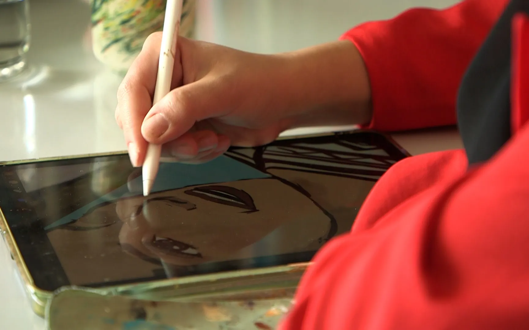 Women empowerment and pride in Palestine identity are the main topics of her artworks.