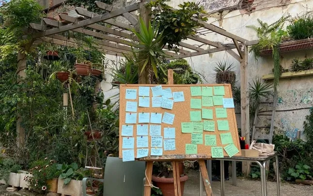 Desperta collective, art and nature. Participatory group in the Jardí del Silenci.