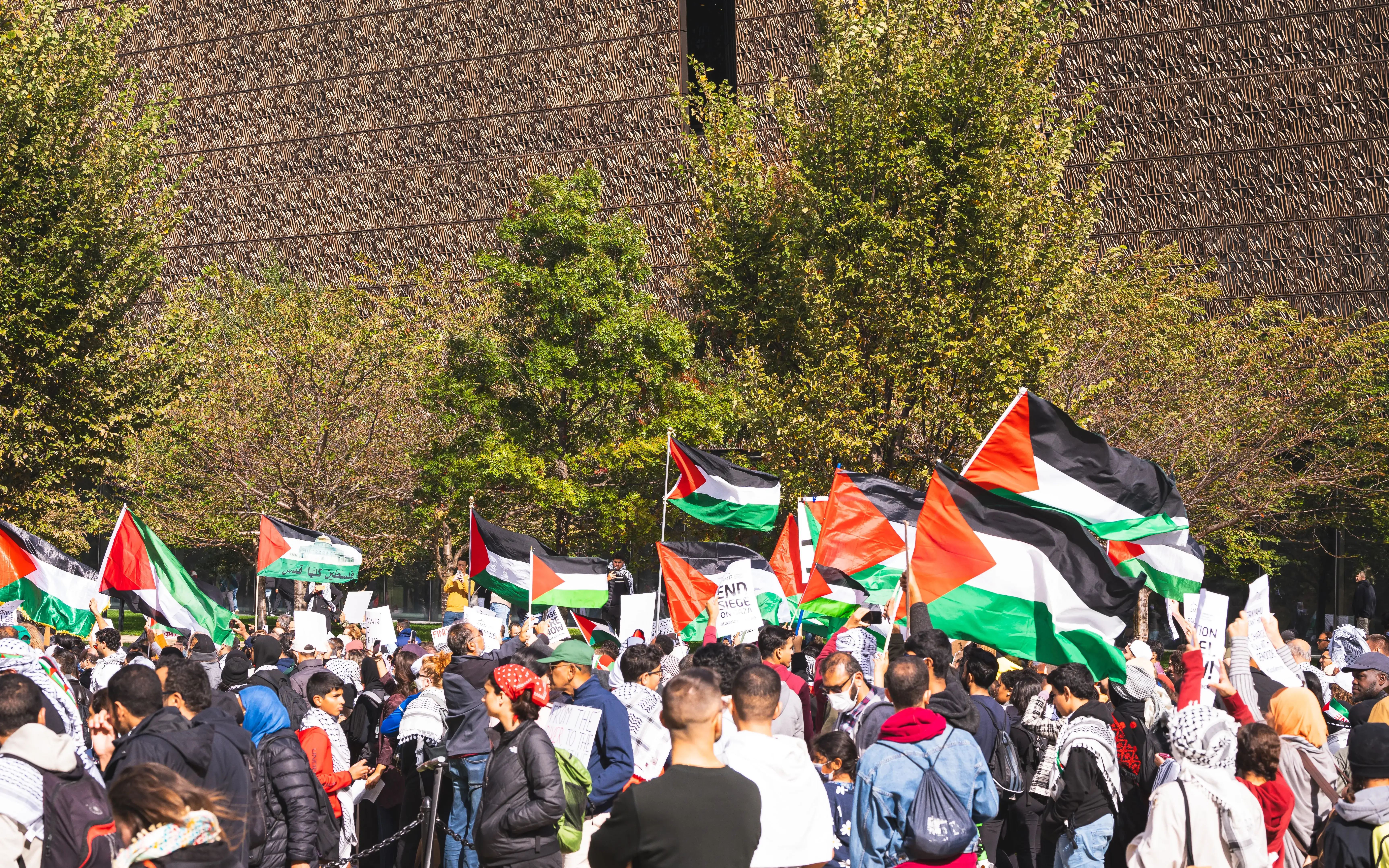 The spiral of violence in the Gaza Strip seems to have no end, and the humanitarian emergency suffered by the population worsens day after day.