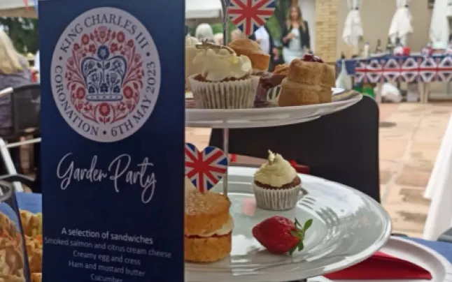 The British Benevolent Association supports British citizens in the Girona counties and also organizes celebrations.