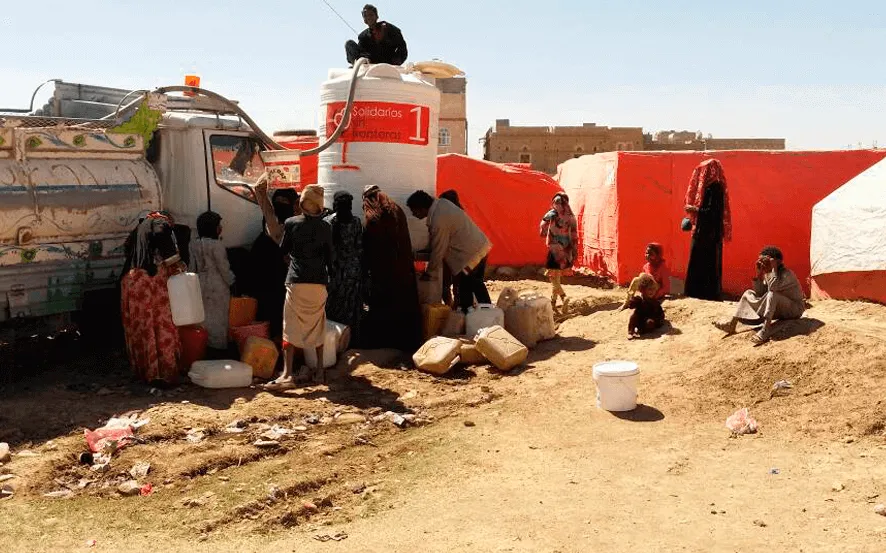 Solidarios Sin Fronteras provides humanitarian aid to the population, without any intermediaries, with the main goal of protecting women and children.