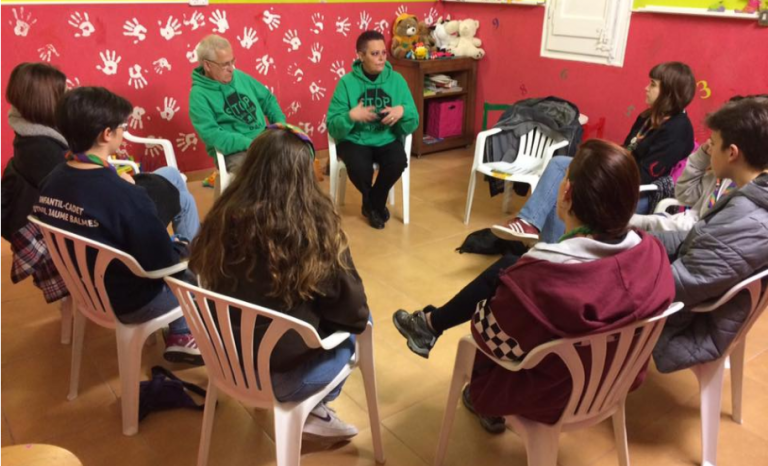 “Pioners” unit (ages 15-17) talking about evictions with the PAH. Photo: AE Ermessenda del Casc Antic