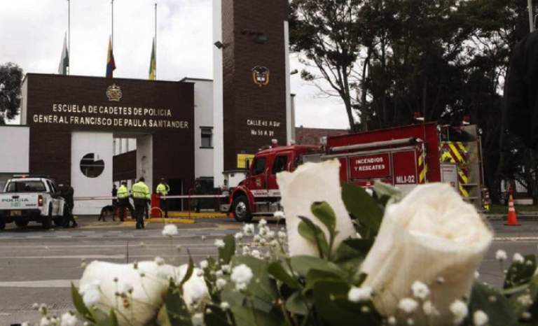 The bomb attack occurred against the General Police School of Santander (Bogotá).