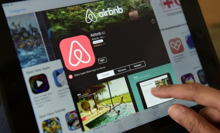 Airbnb platform is not defending their users' rights