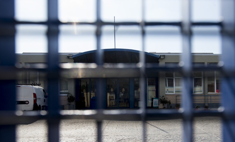 In many cases, the people closed at the CIE are subject to a double conviction.