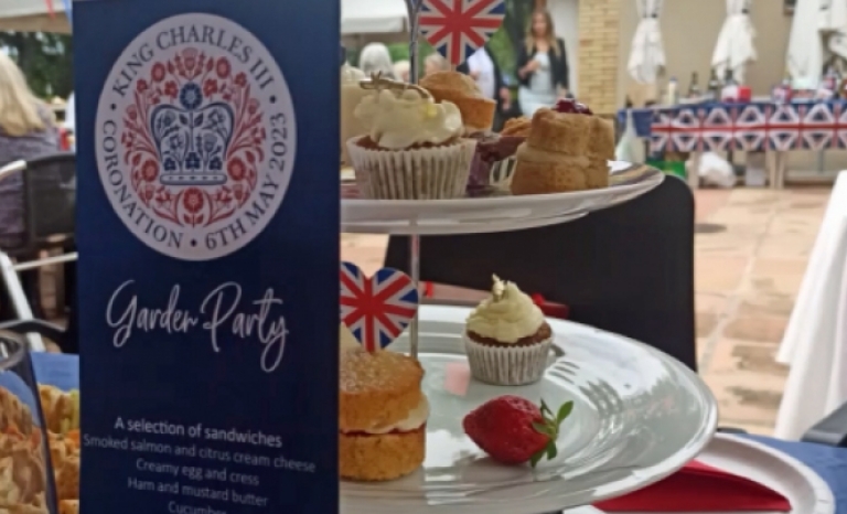 The British Benevolent Association supports British citizens in the Girona counties and also organizes celebrations.