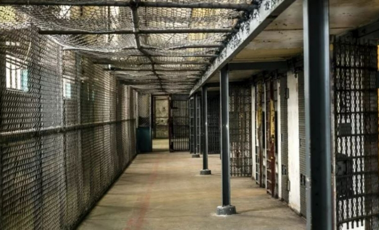 Fourteen organizations publish a decalogue of measures to tackle abuse and ill-treatment in prisons. 