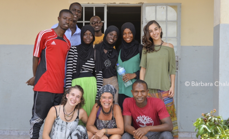 Students from the University of Lleida and the University of the Gambia doing clinical practicum  / Photo: Fisiàfrica