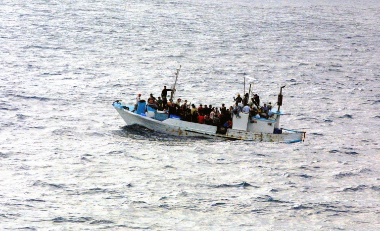 Refugees about to sink. Photo: Wikimedia